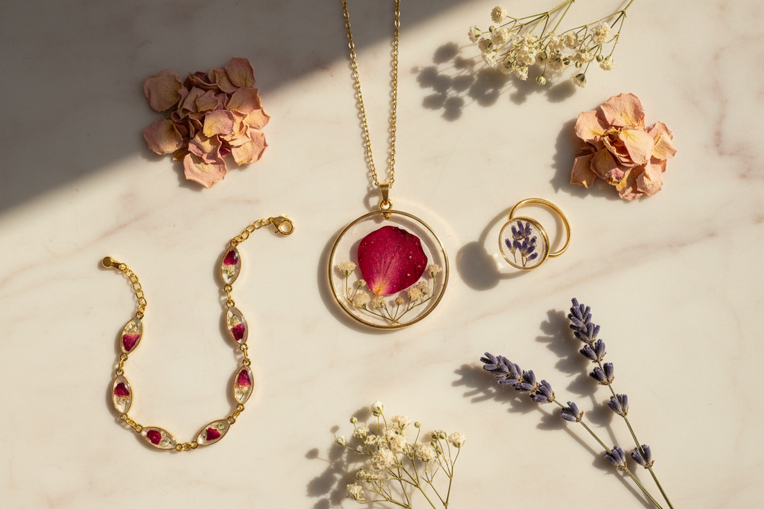 Bijoux en résine florale : comment immortaliser vos fleurs préférées